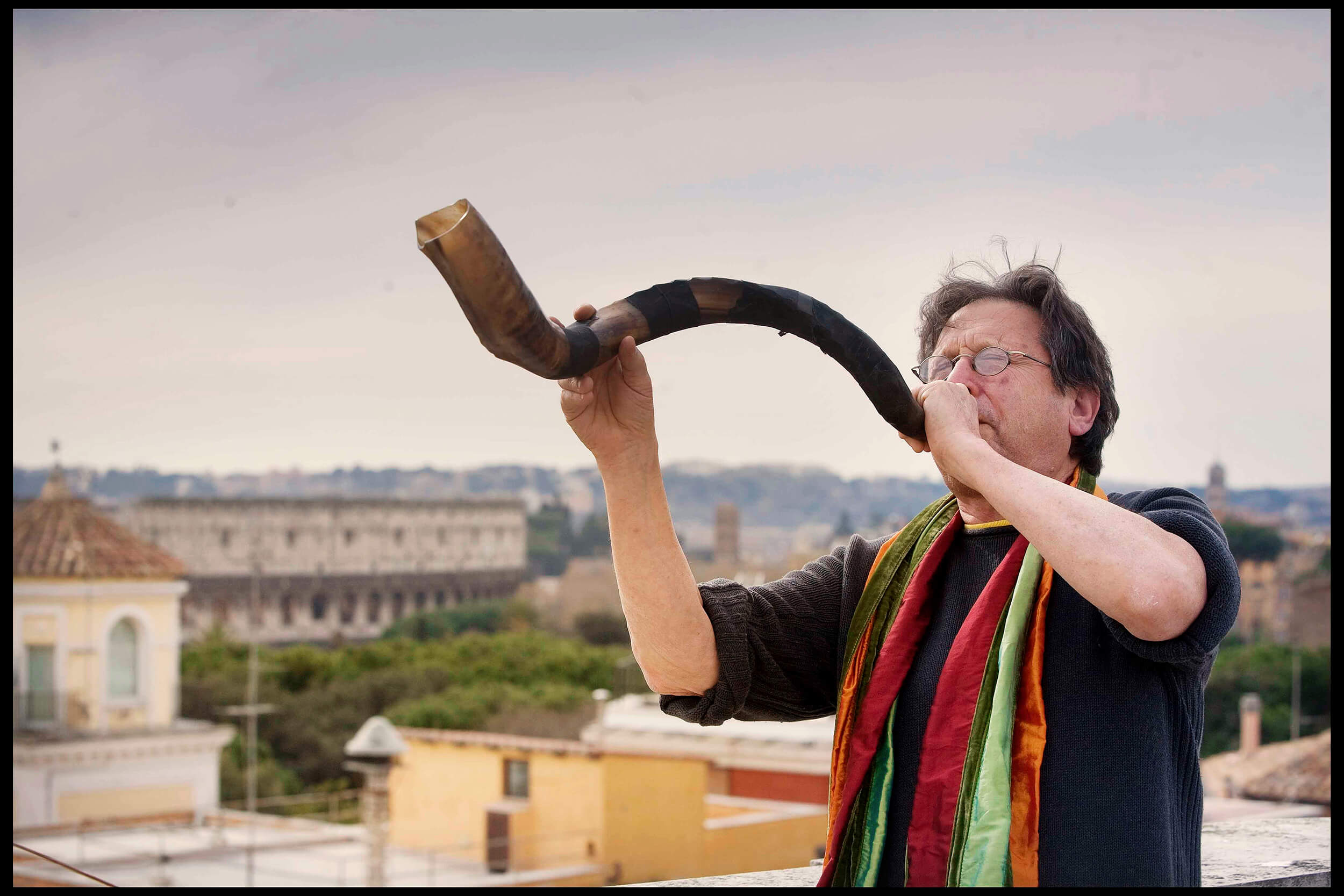 Alvin Curran playing horn