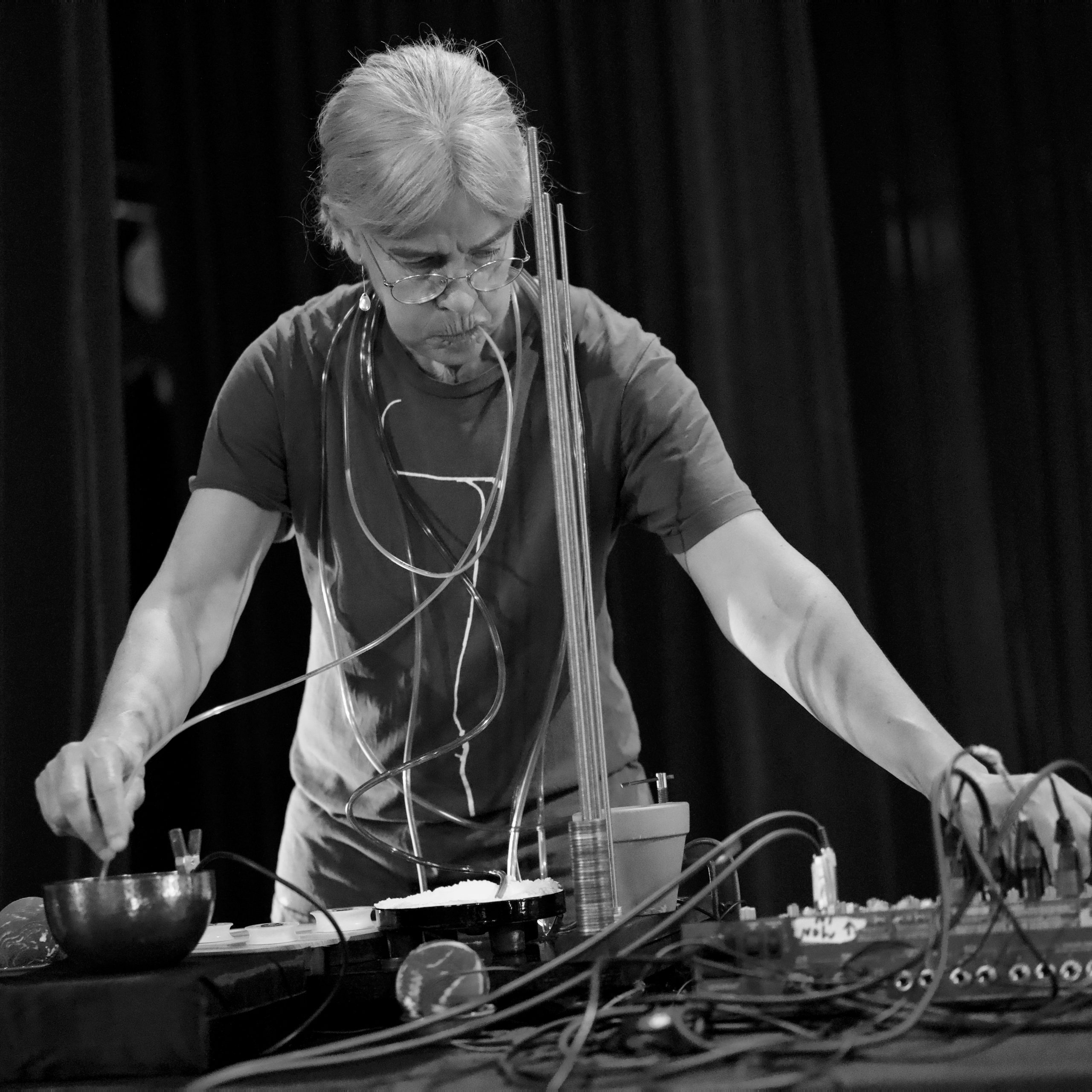 Hanna Hartman performing with amplified objects